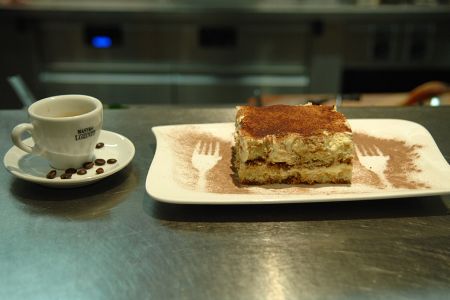 013_tiramisu_caffe_001.jpg